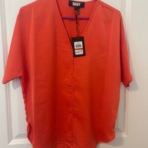 DKNY V-Neck Low T-Shirt size XS